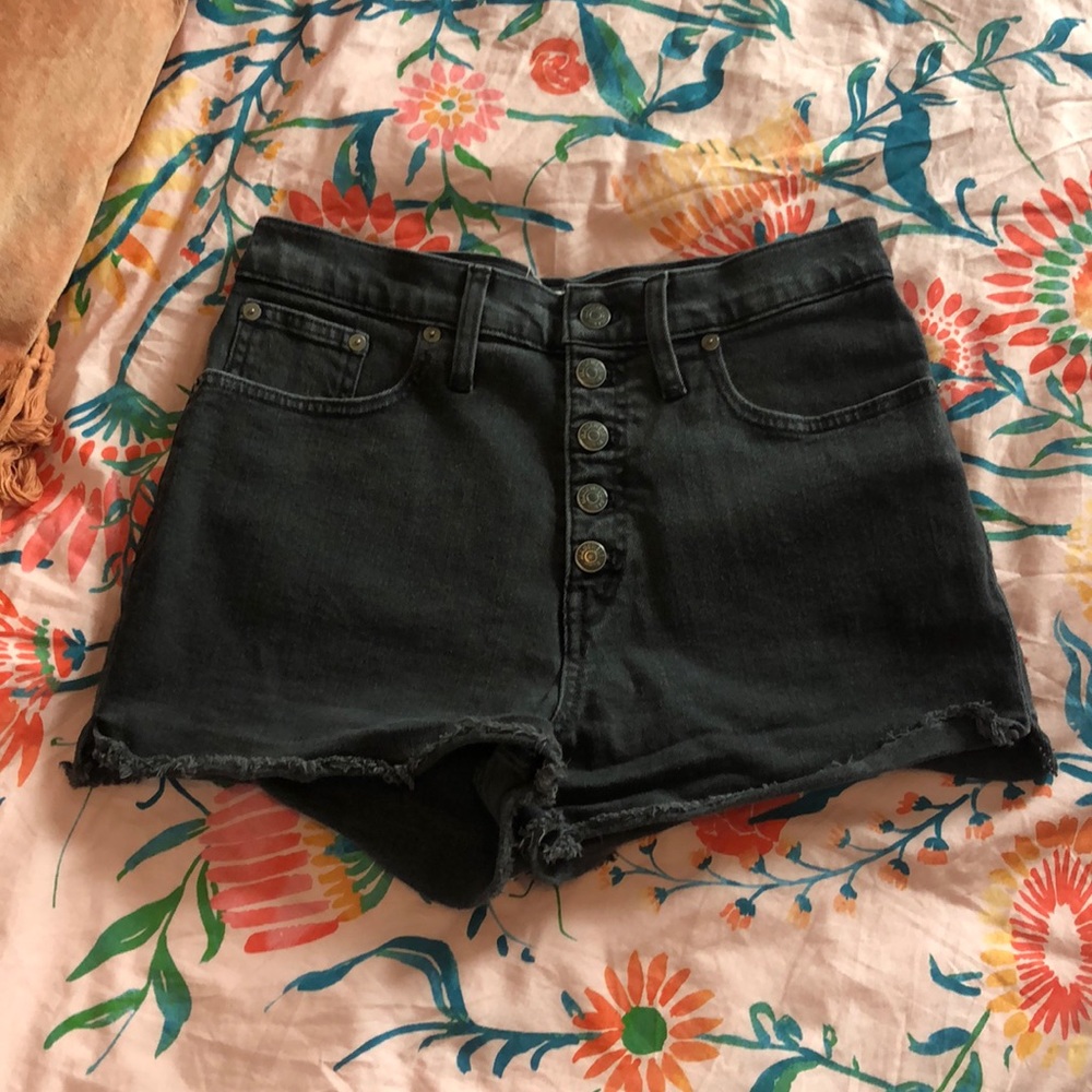 Madewell Black high-waisted Button Up Shorts